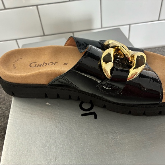 Gabor Black Patent Sandals with Gold Chain - Picture 2 of 6